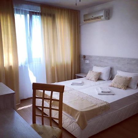 Guest Rooms Southern Nights 바르바라 외부 사진