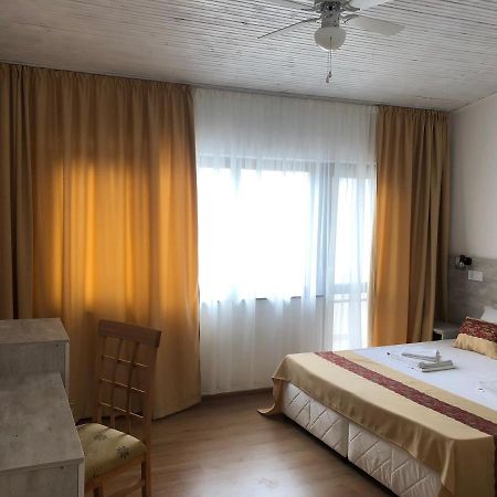 Guest Rooms Southern Nights 바르바라 외부 사진
