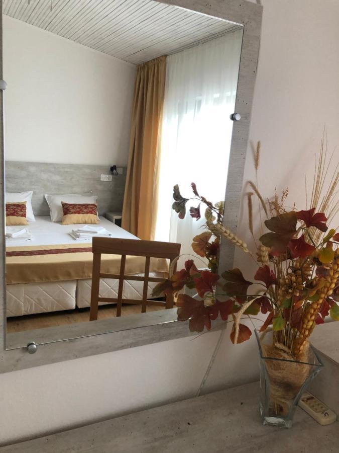 Guest Rooms Southern Nights 바르바라 외부 사진
