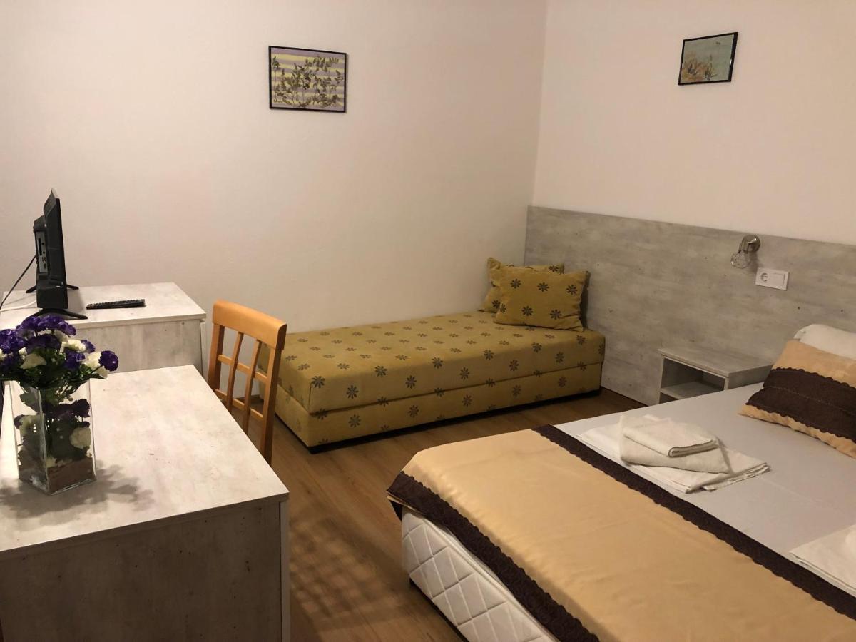 Guest Rooms Southern Nights 바르바라 외부 사진