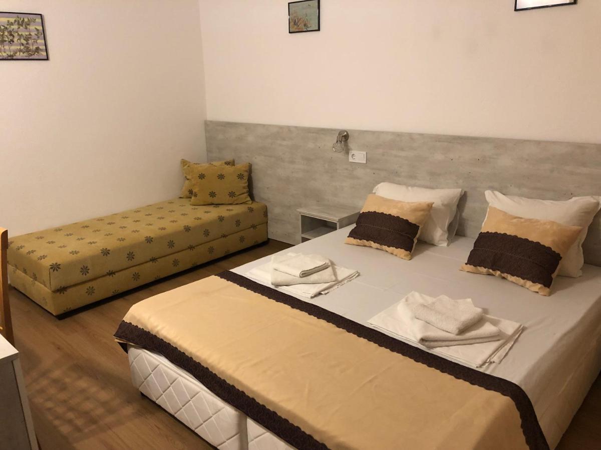 Guest Rooms Southern Nights 바르바라 외부 사진
